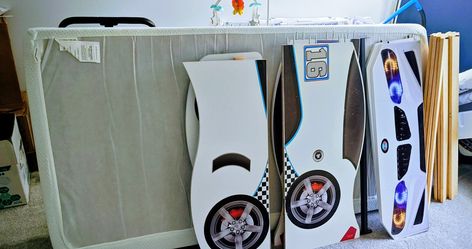 Toddler Twin Size bed Frame w/ "BRAND NEW" Zinus 12 Inch Twin Green Tea Mattress