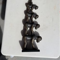 Austin Sculptures.  “Five monkeys”