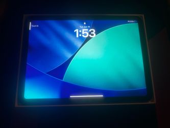 iPad A16 128GB Like New