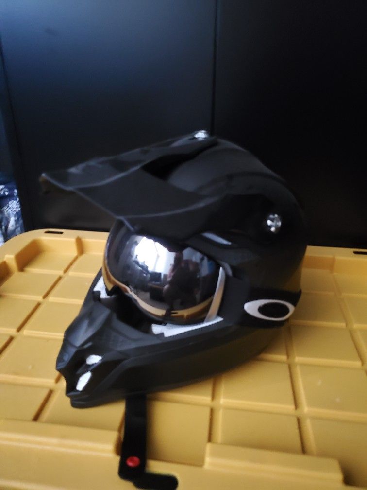Scorpion Off Road Helmet With Oakly Ski Goggles