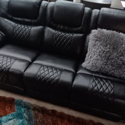 *Weekend Special!!!*---Sophisticated Santiago Black Leather Reclining Sofa---Delivery And Financing Available😎