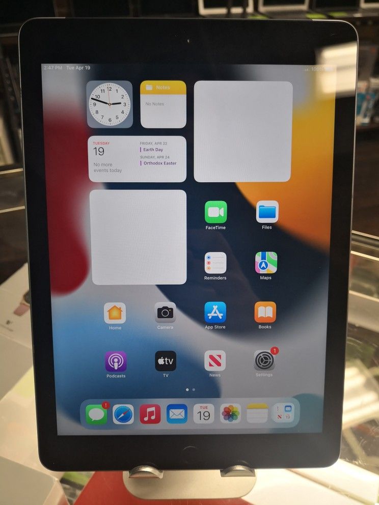 Apple iPad 6th Gen 128GB - Cellular