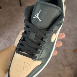 Nike Air Jordan 1 Low Crimson Tint Size 11