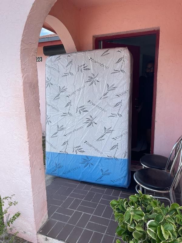 Mattresses: twin, full , queen regular , Colchon Nuevo Colchones plush or pillow top available cama bed mattress