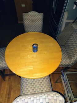 Tall Table And 4 Bar Stools 