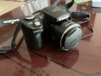 Canon PowerShot SX500 IS 16.0MP - 30x Optical Zoom - Complete Set with Manuals