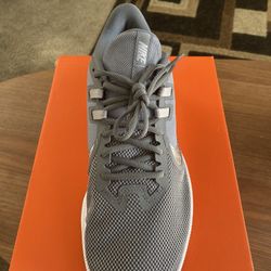 Men’s Nike Shoes Size 11