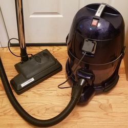 NEW. cond  BIG POWER VACUUM  , WITH ATTACHMENTS  ,  ACCESSORIES  , WORKS EXCELLENT  , IN THE BOX  , Like Rainbow  VACUUM 