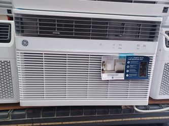 Big Size windows ac by GE 8000btu. Over 800 square foot coverage.  Complete set new in box with warranty