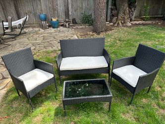 Outdoor patio set: black