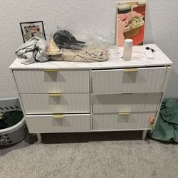 Dresser & Bed side Tables 