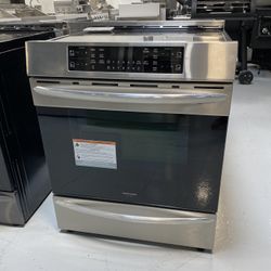 Frigidaire Gallery Stainless Steel 30” Front Control Induction Range 