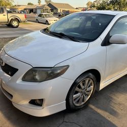 2011 corolla le