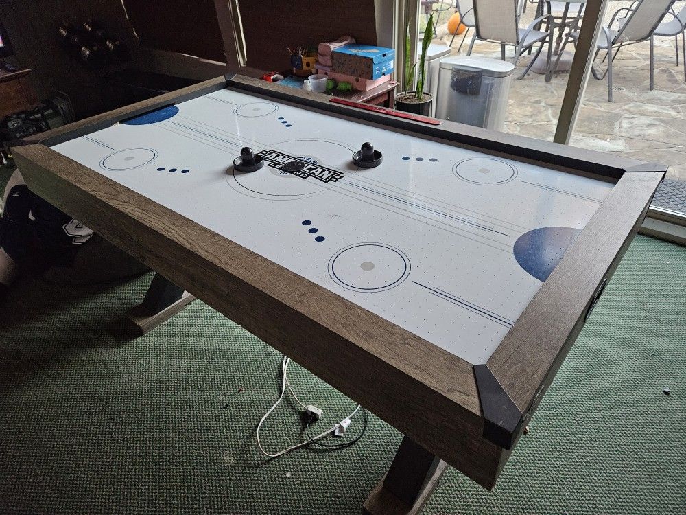 Air Hockey Table