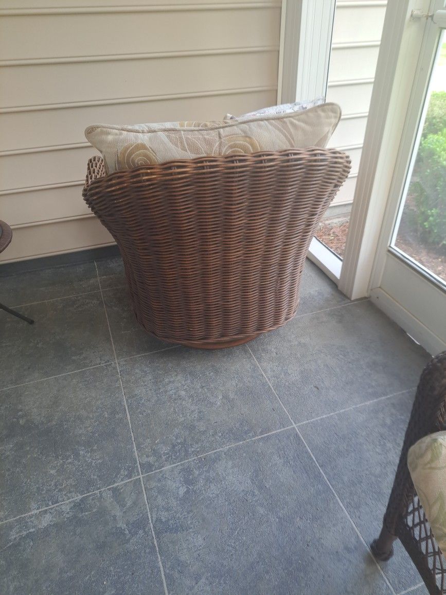 Swivel Rocker Cushioned for Sunroom Or Screened Porch