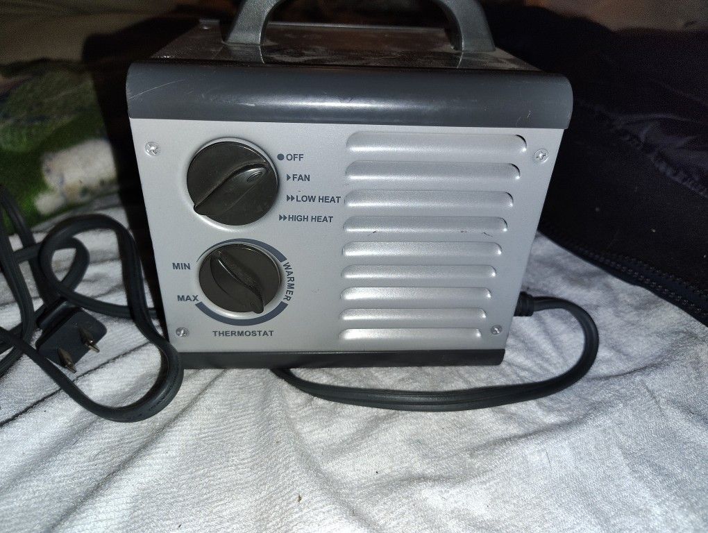 Broan Big Heat 6201 portable electric heater.