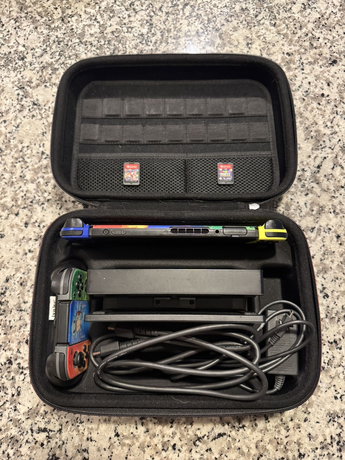 Nintendo Switch + 2 Games