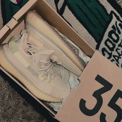 Yeezy Size 6 Men Brand New 