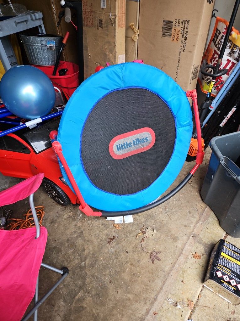 Small Kid Trampoline