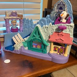 Disney Frozen Arendelle Sledding Adventures Little People Toddler Playset with 2 Figures