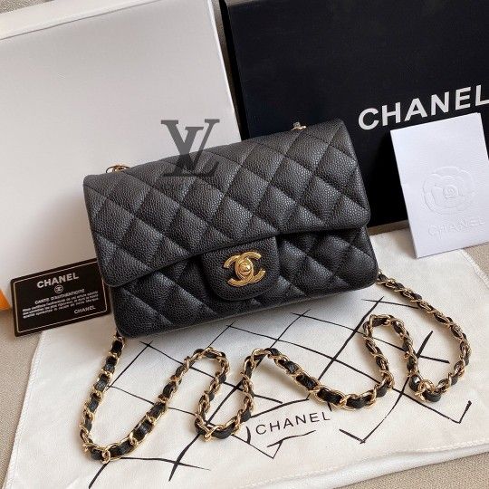 Chanel Black Flap Bag for Sale in Houston, TX - OfferUp