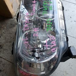 2012 Toyota Tundra Right Headlight 