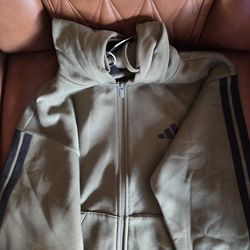 Adidas jogger set Size M