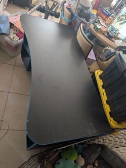Free desk