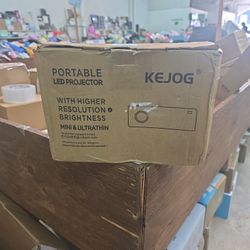 KEJOG- PORTABLE LED PROJECTOR 