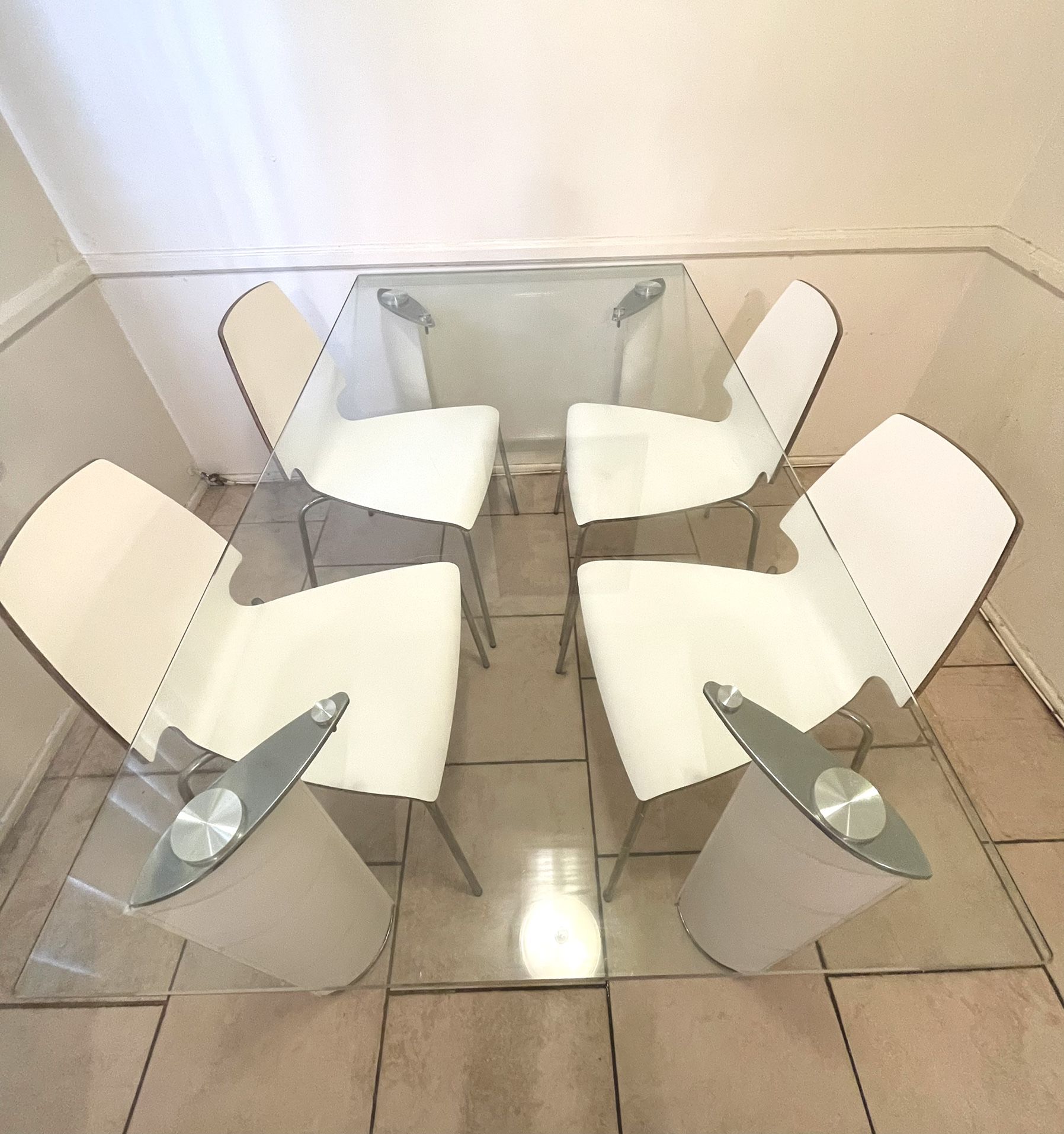 Glass Dining table with 4 Chairs