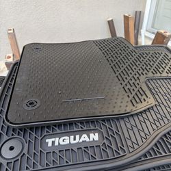 VW Tiguan Floor Mats