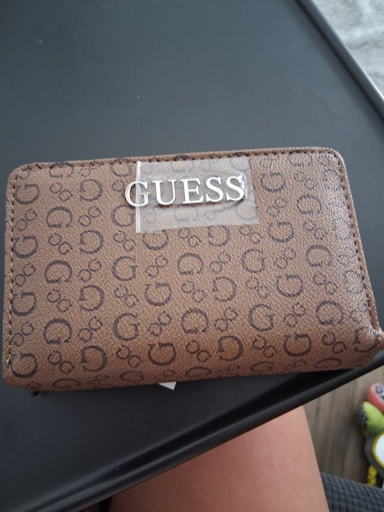 GUESS Wallets (COCOA)