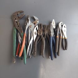 Pliers