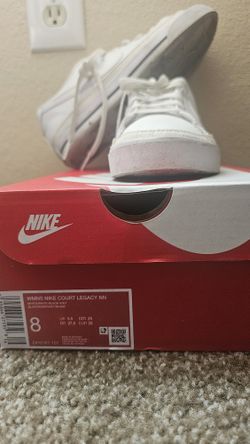 WMNS Nike Court Legacy