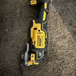 DEWALT Oscillating Tool