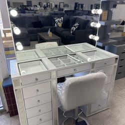 New Large Vanity With Framaless Mirror