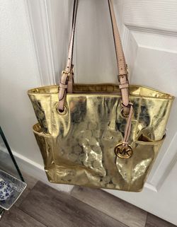 Michael Kors Tote Bag With Many Pockets! Open Box ( Ask For Price)