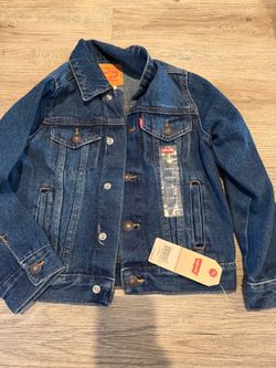 New Levi’s jacket size 6
