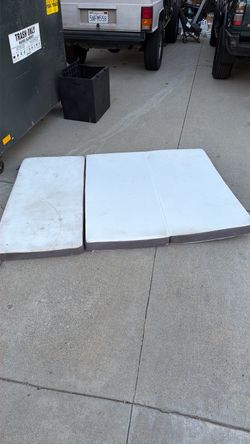 Trifold memory foam mattress