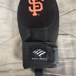 San Francisco Giants Youth Baseball MLB Black Sliding Glove BofA SGA