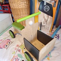 Plan Toys Push Truck