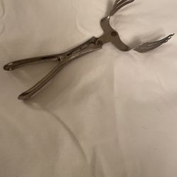 Vintage Metal Salad Tongs Kitchen Gadget 10.5”