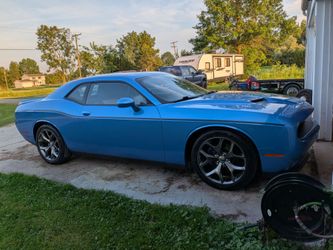 2015 Dodge challenger sxt plus