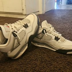 Air Jordan 4 Retro White Cement Grey