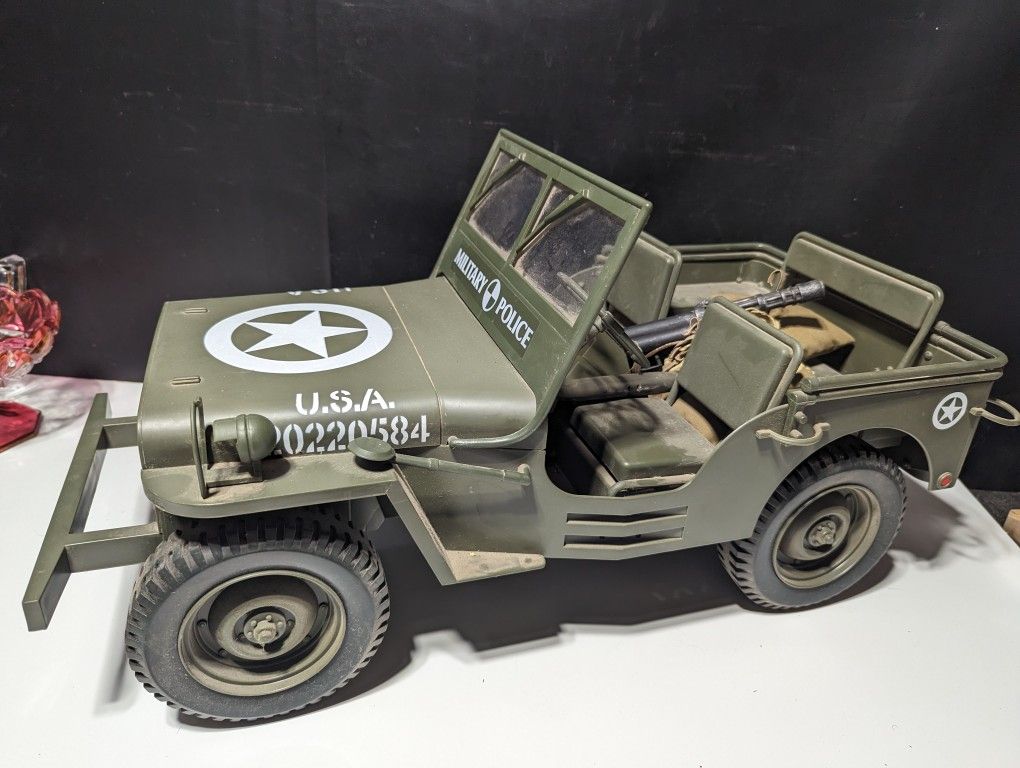 1/6 Scale WWII US Jeep - Formative International / Soldiers of the World