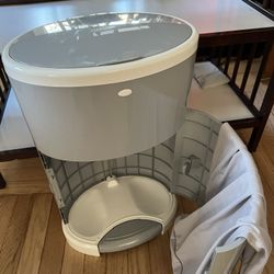 Dekor Diaper Pail with waterproof washable liner