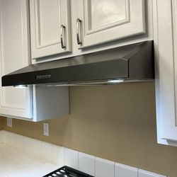 GE 30" Under the Cabinet Range Hood