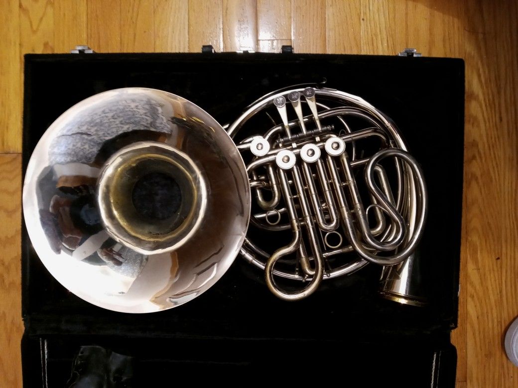 Holton H279 French Horn