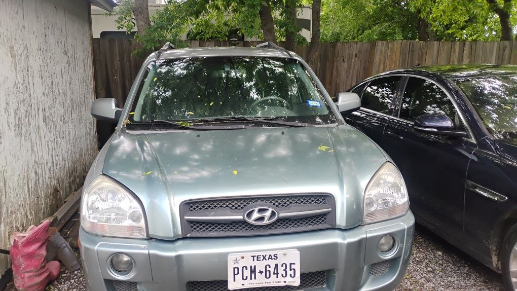 20o6 Hyundai. Tucon