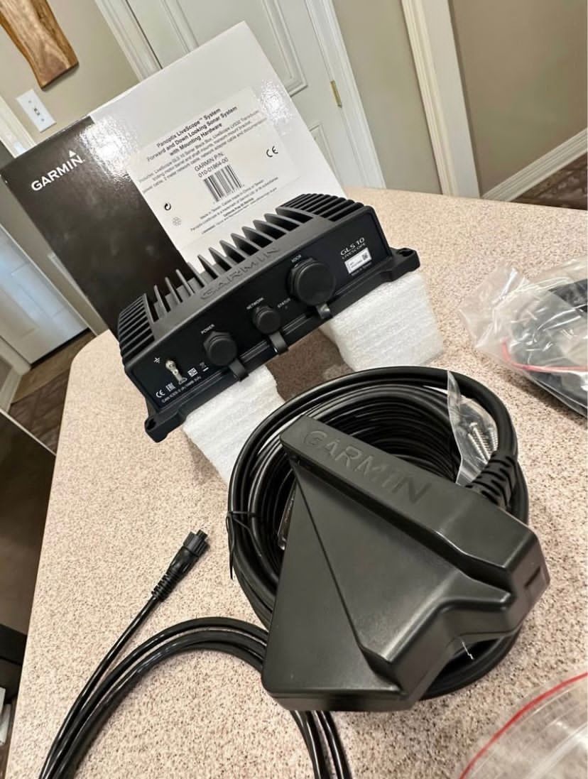 Garmin Live Scope GLS10 w/ LVS32 Transducer